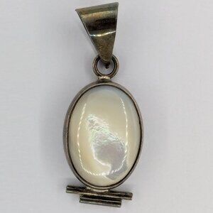 Mother of Pearl Oval Pendant 925 Sterling Silver Abalone Vintage? Cabochon